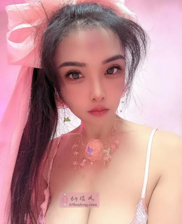 姑苏巨乳骚女 - 江苏-苏州 楼凤实拍第3张
