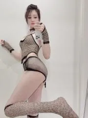 上海 - 杨浦区高颜值老师杨浦肤白貌美长腿御姐实拍