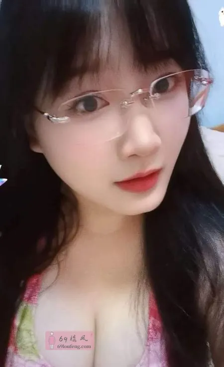 带眼镜的白嫩少妇 - 安徽-合肥 楼凤实拍第2张