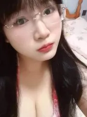 安徽 - 合肥 带眼镜的白嫩少妇 纯天然无科技实景