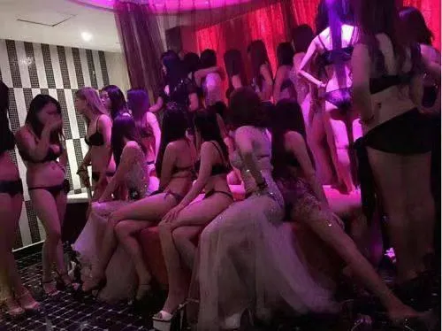 淫乱唐宮后妃 真实工作室环境 (地点：上海 - 普陀区)