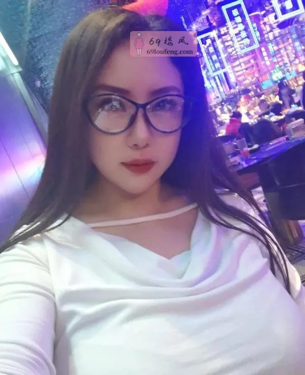 巨乳少妇莹莹 - 四川-成都 楼凤实拍第1张