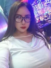 四川 - 成都 楼凤圈口碑推荐：巨乳少妇莹莹 照片