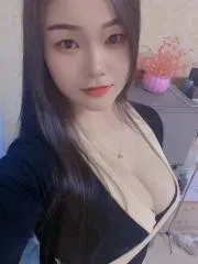 点击查看 山东 - 青岛 丰满圆润大奶老师 更多实拍详情