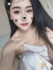 佳佳服務美女 真实工作室环境 (地点：上海 - 普陀区)
