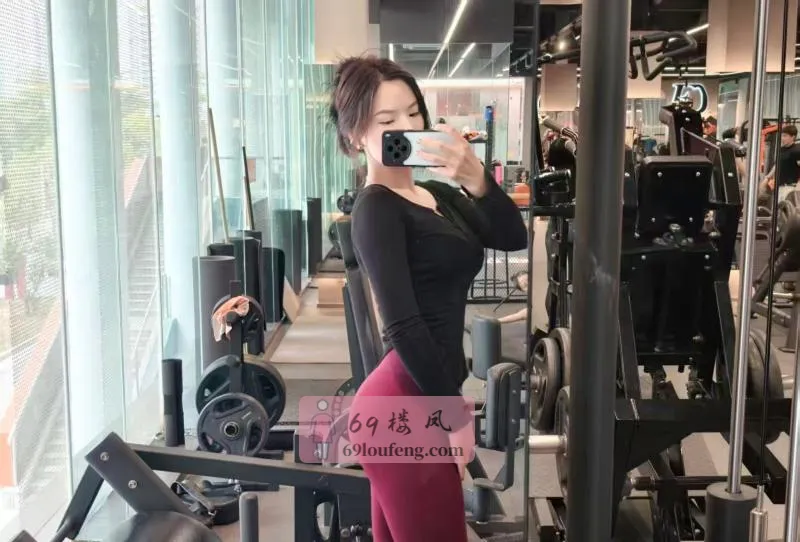 健身教练蜜桃臀马甲线 - 广东-深圳 楼凤实拍第3张