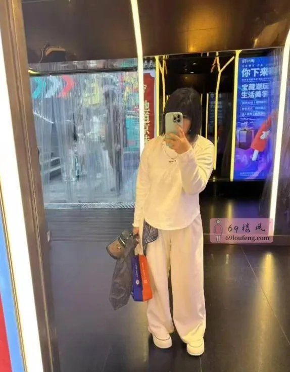 奥体精神小妹 - 辽宁-沈阳 楼凤实拍第1张