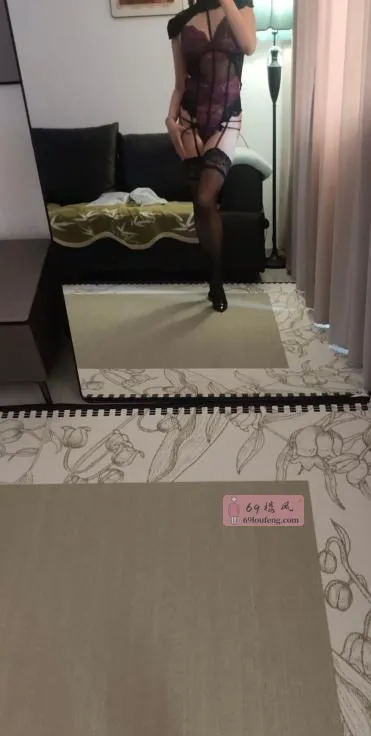 性感SM女主 真实工作室环境 (地点：重庆 - 渝北区)