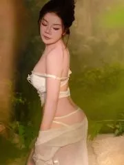 西山区美艳骚妇 真实工作室环境 (地点：云南 - 昆明)