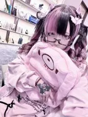 二次元精神小妹 在线预约参考图 - 山东 - 青岛站街快餐