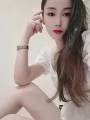坂田熟女 真实工作室环境 (地点：广东 - 深圳)