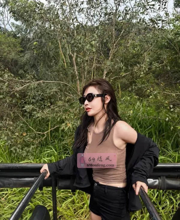 肤白胸大颜值服务妹子 - 广东-深圳 楼凤实拍第3张