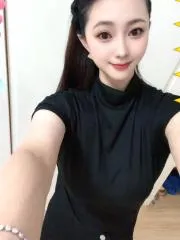 肥臀骚姐姐 真实工作室环境 (地点：安徽 - 合肥)