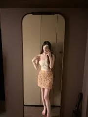 娇小可爱中项美女推荐 真实工作室环境 (地点：江苏 - 南京)
