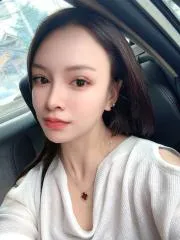 武昌肥臀水蜜桃小姐姐 真实工作室环境 (地点：湖北 - 武汉)