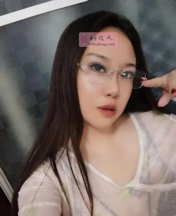大奶少妇莹莹 - 四川-成都 楼凤实拍第4张