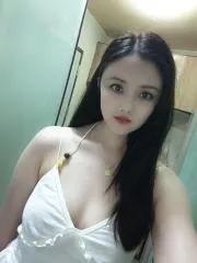 点击查看 广东 - 深圳 大胸诱人李一桐 更多实拍详情