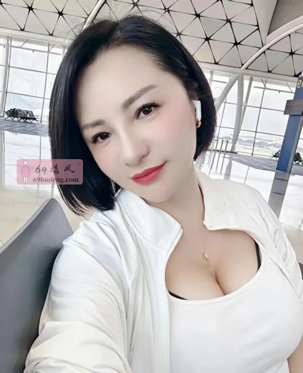 罗湖巨乳辣姐姐 - 广东-深圳 楼凤实拍第3张