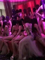 上海 - 长宁区 宅男福利推荐：上海姊妹花海选4t 实景