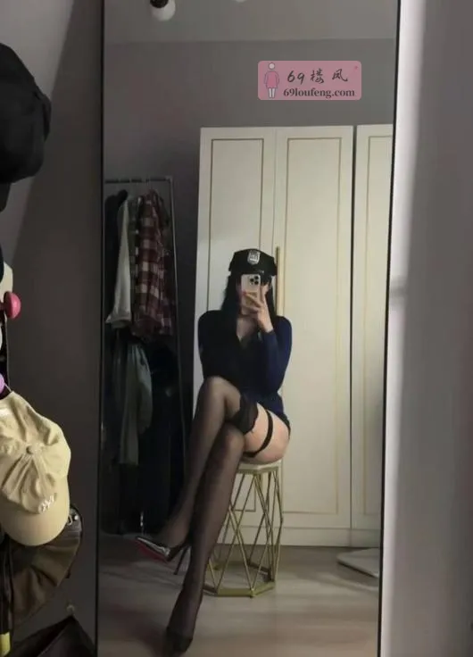 制服诱惑性感美足cc - 广东-深圳 楼凤实拍第3张