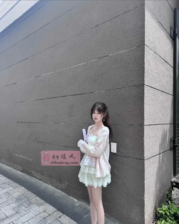 软妹兼职模特乖乖女 - 江苏-南京 楼凤实拍第2张