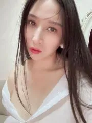 汉口风骚小姐姐 真实工作室环境 (地点：湖北 - 武汉)