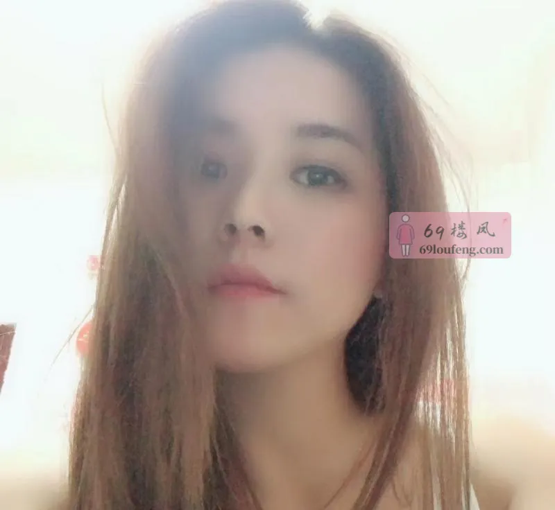 南站性感长腿御姐 - 广东-广州 楼凤实拍第2张