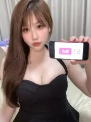 微胖巨乳夕雅 真实工作室环境 (地点：广东 - 广州)