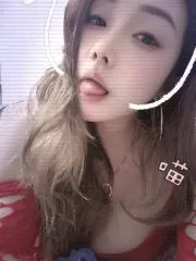 江岸肥臀骚货妞妞 真实工作室环境 (地点：湖北 - 武汉)