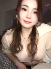 【独家】广东 - 深圳 老师 美乳肤白慕容 内部实拍