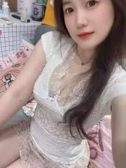 性感风骚的小妹妹 真实工作室环境 (地点：广东 - 广州)