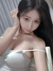 山东 - 青岛 宅男福利推荐：市北三点粉嫩女模 实景