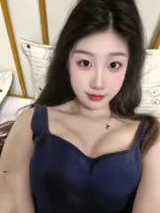 点击查看 江苏 - 南京 长腿大胸高颜值美女 更多实拍详情