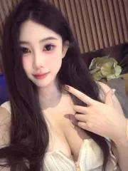 上海 - 闵行区 附近最火老师 肤白貌美性感美乳老师 照片墙