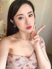 汉口诱人小姐姐 真实工作室环境 (地点：湖北 - 武汉)