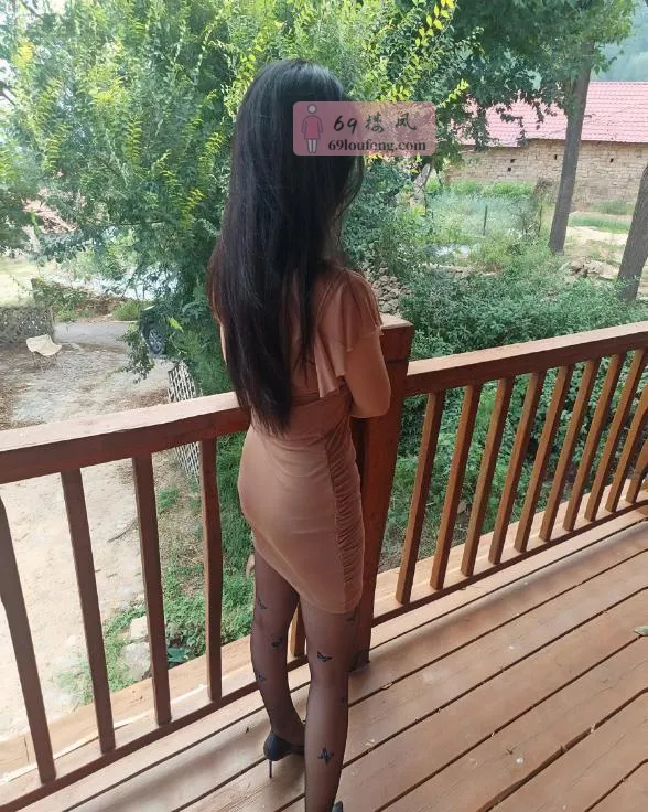 丝袜野战少妇 - 四川-成都 楼凤实拍第1张