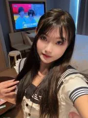 返食肤白小蛮腰星星 在线预约参考图 - 广东 - 东莞站街快餐