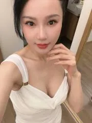 四川 - 成都 气质肤白貌美桃子 纯天然无科技实景