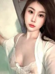 临平美乳小骚妇绾绾 真实工作室环境 (地点：浙江 - 杭州)