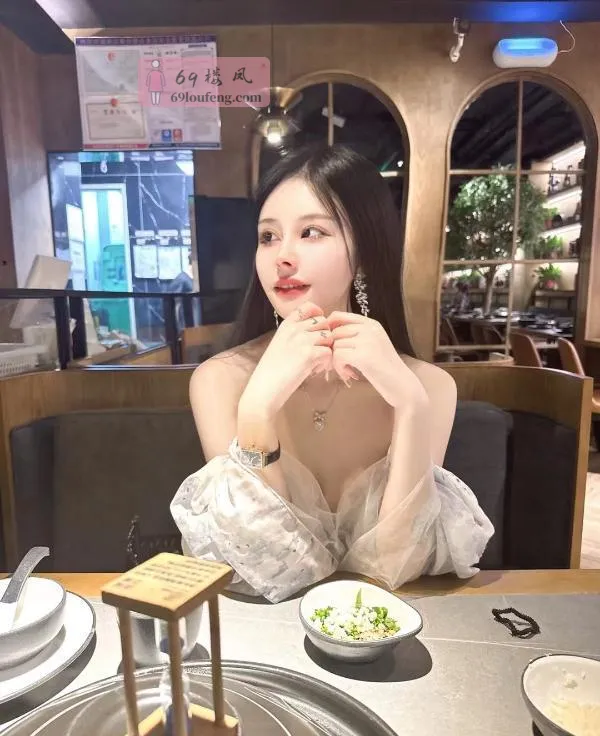 萝莉感美女 - 江苏-无锡 楼凤实拍第3张