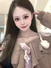 萝莉感美女 真实工作室环境 (地点：江苏 - 无锡)
