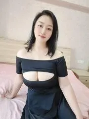 重庆 - 渝北区 宅男福利推荐：性感大胸小姐姐 实景