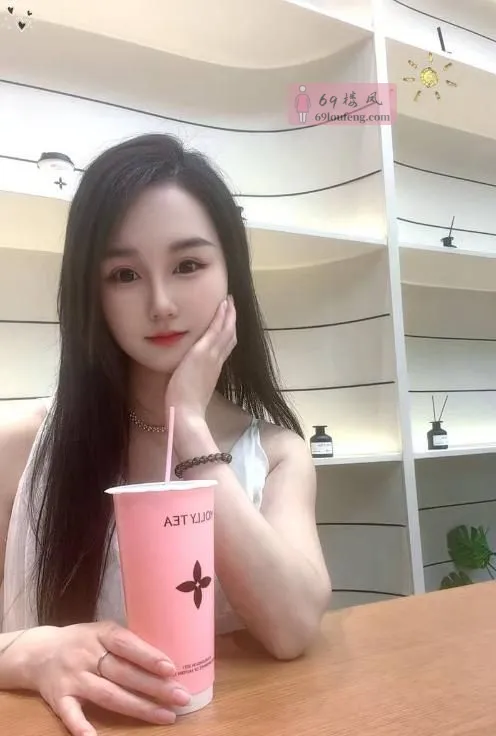 甜美热情颜值靓妹 - 湖北-武汉 楼凤实拍第3张