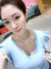 广东 - 广州 宅男福利推荐：女友般大胸美女 实景