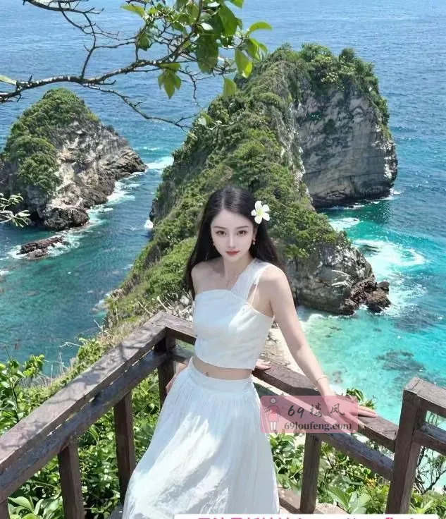 长腿大胸美女个人兼职 - 江苏-南京 楼凤实拍第1张