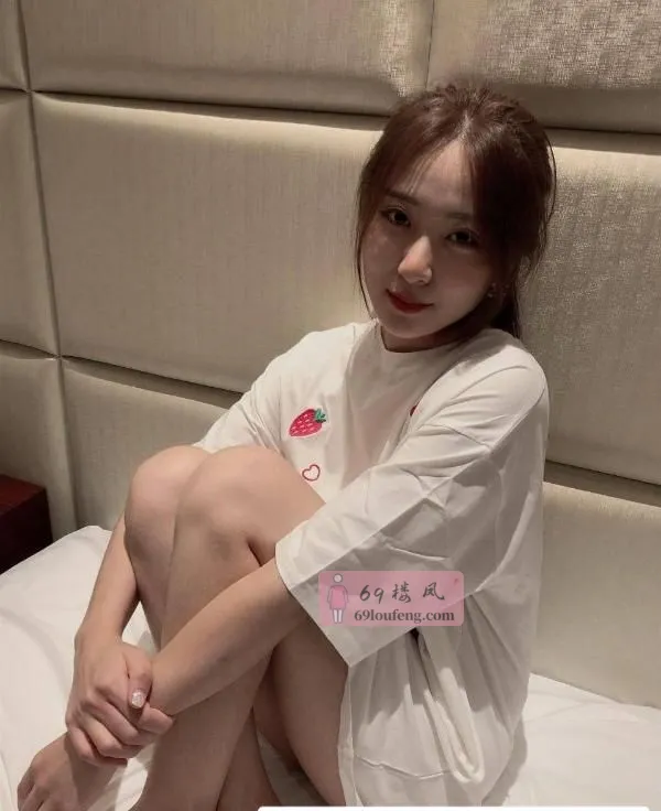 长腿细腰制服骚货 - 浙江-宁波 楼凤实拍第4张