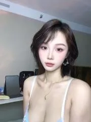 爆乳肥臀老师 真实工作室环境 (地点：浙江 - 杭州)
