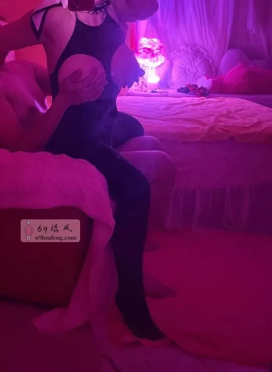 广东 - 深圳 宅男福利推荐：南山巨臀兔姐 实景
