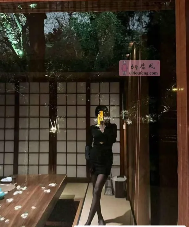 胸大粉嫩颜值小姐姐 - 广东-广州 楼凤实拍第3张