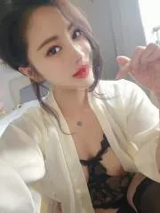 文文小妖精 真实工作室环境 (地点：安徽 - 芜湖)